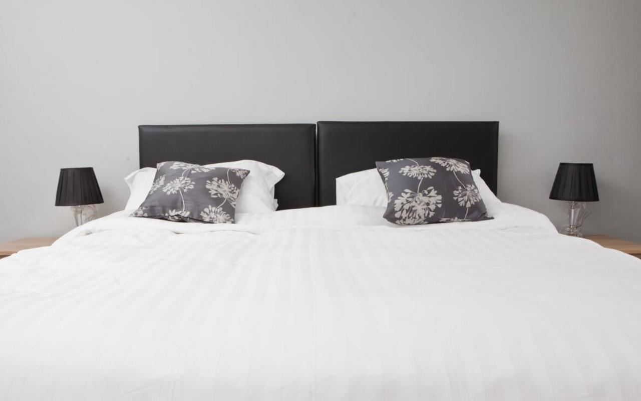 Royal Mile Apartment เอดินบะระ ภายนอก รูปภาพ